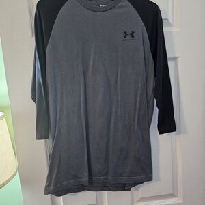 Under Armour Men's 3/4 Sleeve Gray and Black Tee
